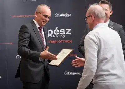 Céges partyi fotózás Karácsonyi partyi a Gépésznél 2024-ben átadás